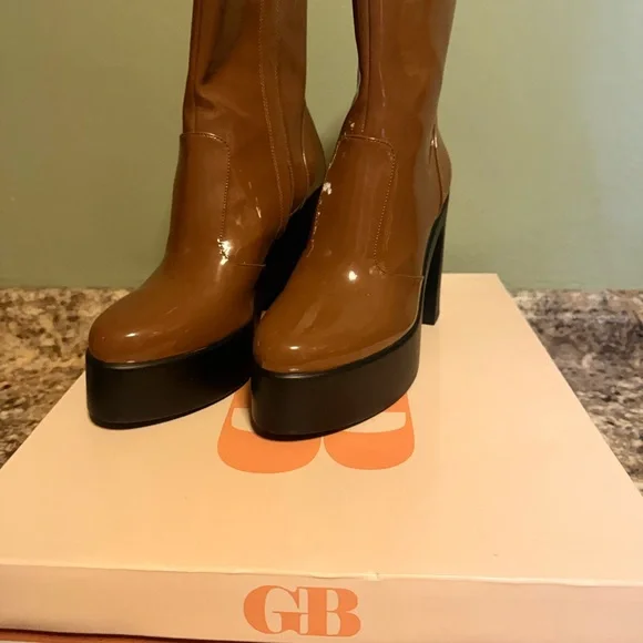 Gianni Bini Brown Platform Heeled Boots - Picture 1 of 7